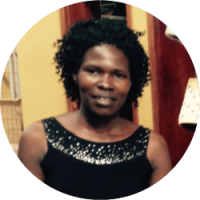 Josephine est active dans le suivi de groupe, les collections de prêts, l'achat et l'organisation de la formation. Elle est également trésorière au conseil d'administration de BOA Uganda. Joséphine a un bac en administration publique et a travaillé dans les secteurs privés, publics et à but non lucratif.